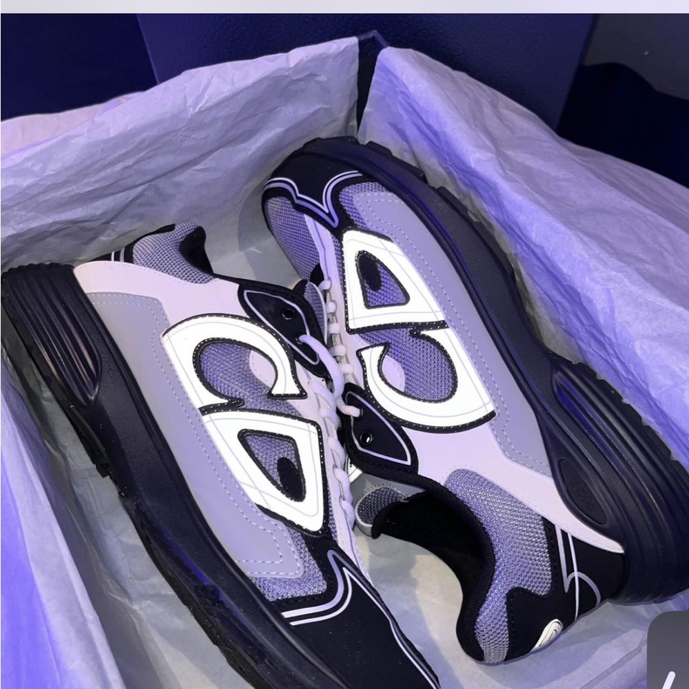 Stylish Black and White Women's Sneakers